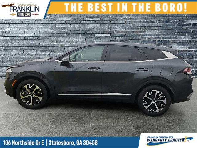 Used 2023 Kia Sportage EX image 2