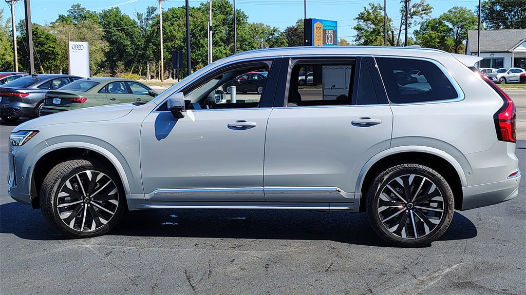 New 2026 Volvo XC90 B6 Plus w/ Protection Package image 5
