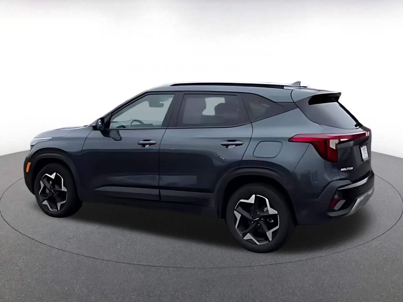 Used 2025 Kia Seltos S image 16