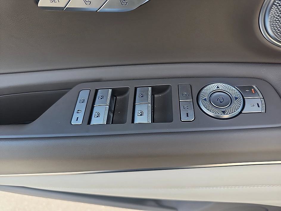 Used 2024 Genesis GV80 2.5T w/ Advanced Package AWD/4WD image 13