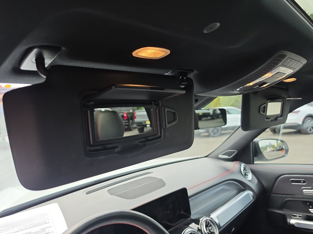 Used 2023 Mercedes-Benz EQB 300 4MATIC image 14