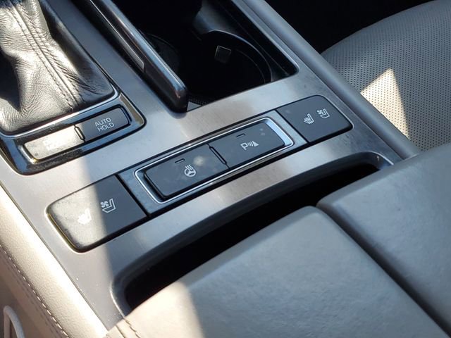 Used 2015 Hyundai Genesis 3.8 w/ Option Group 03 image 21