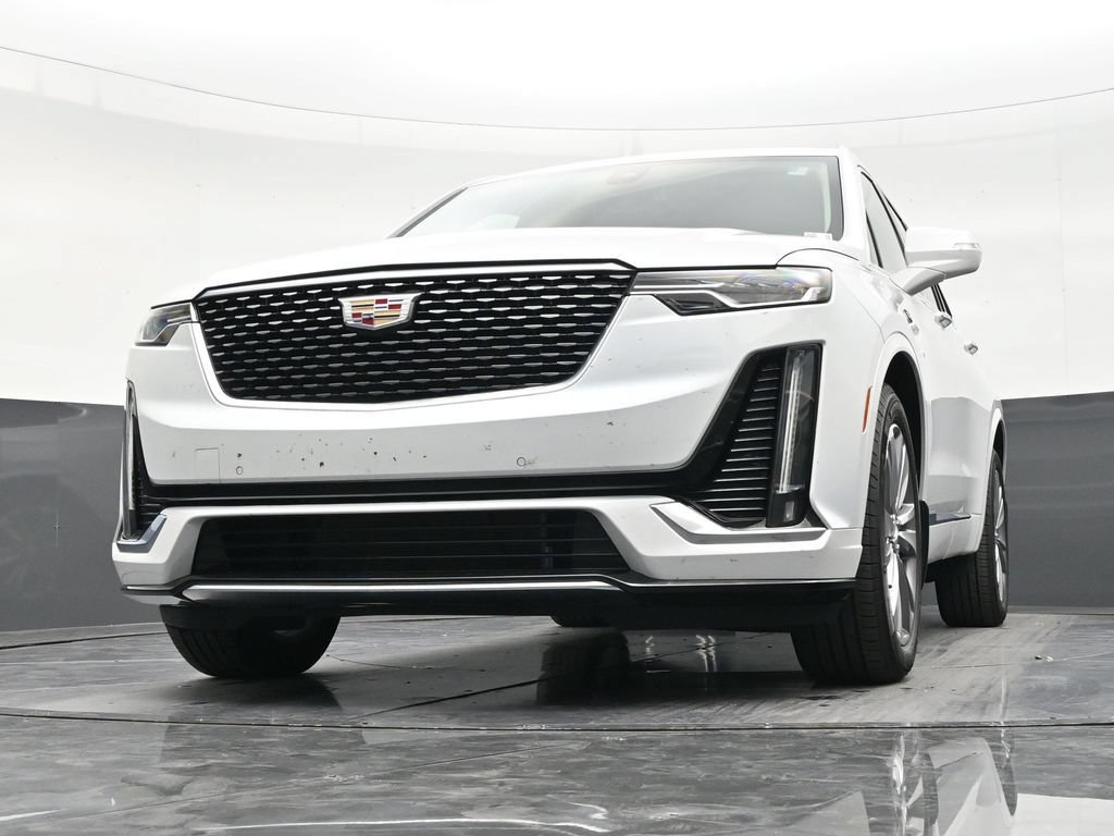 Used 2025 Cadillac XT6 Premium Luxury w/ LPO, Floor Liner Package FWD image 28