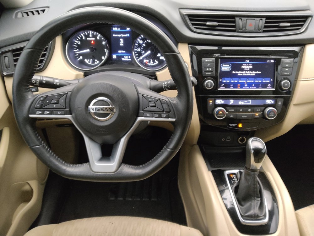 Used 2018 Nissan Rogue SV image 22