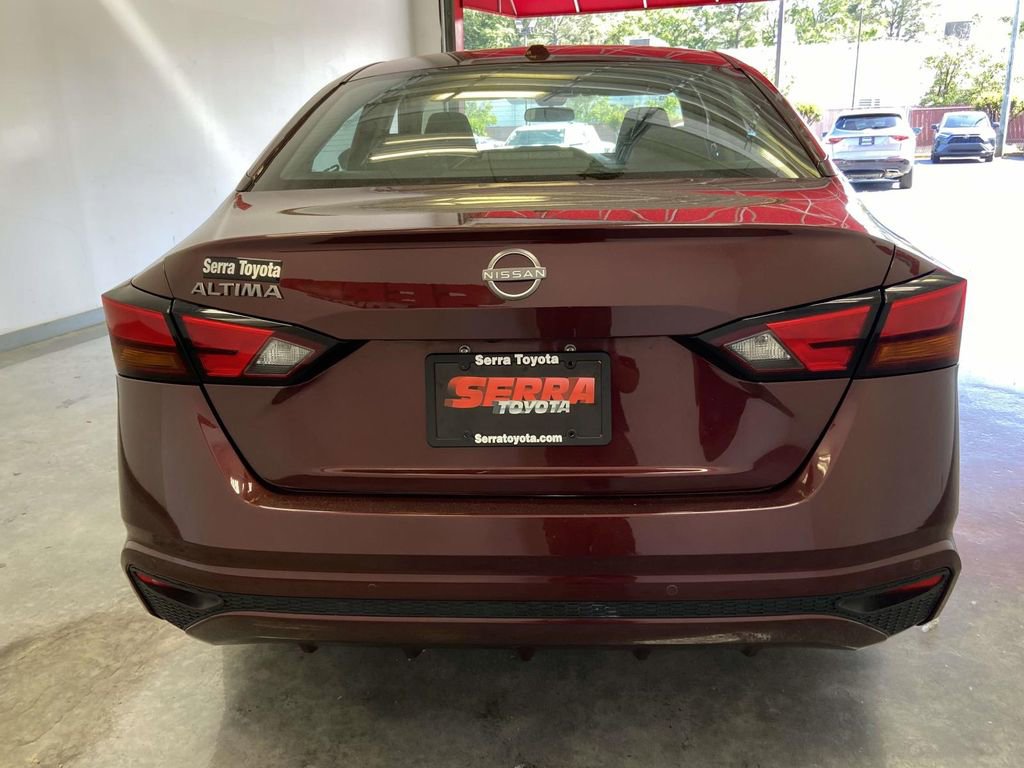 Used 2025 Nissan Altima 2.5 SV FWD image 4
