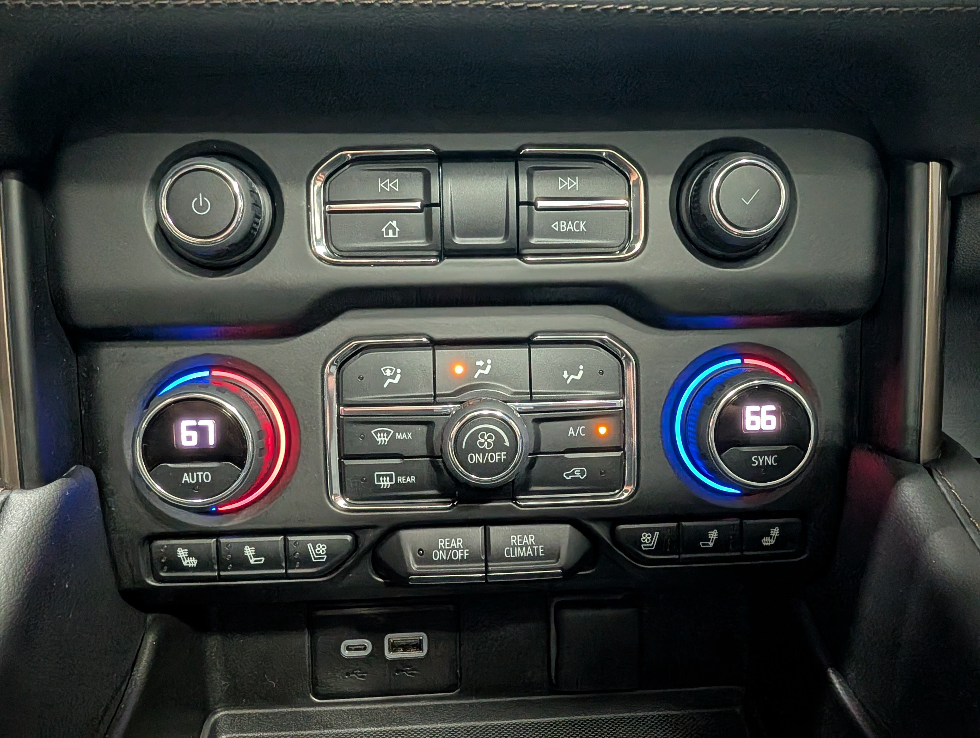 Used 2023 Chevrolet Tahoe High Country AWD/4WD image 26