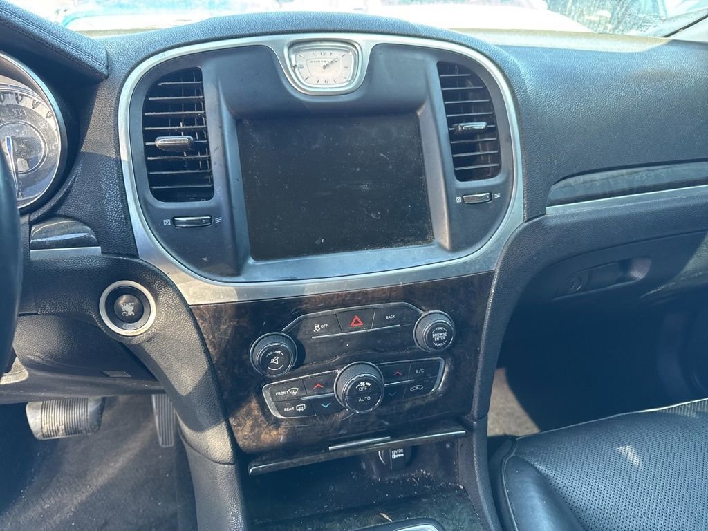 Used 2016 Chrysler 300 C image 8