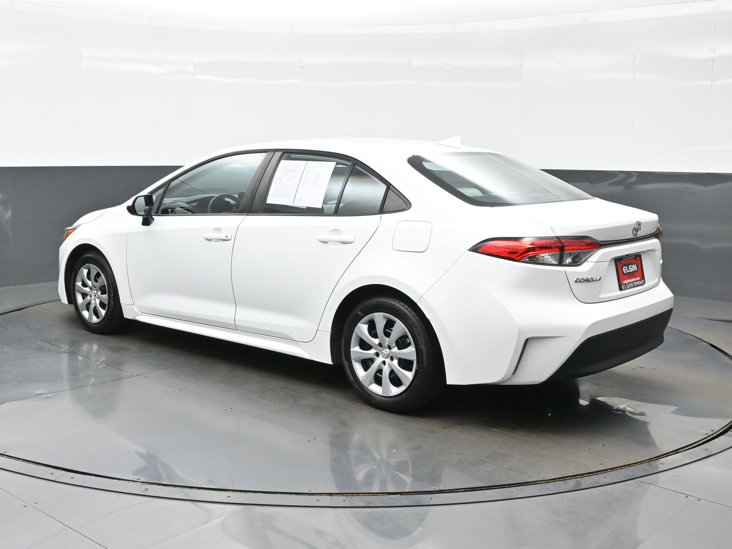 Used 2023 Toyota Corolla LE FWD image 4