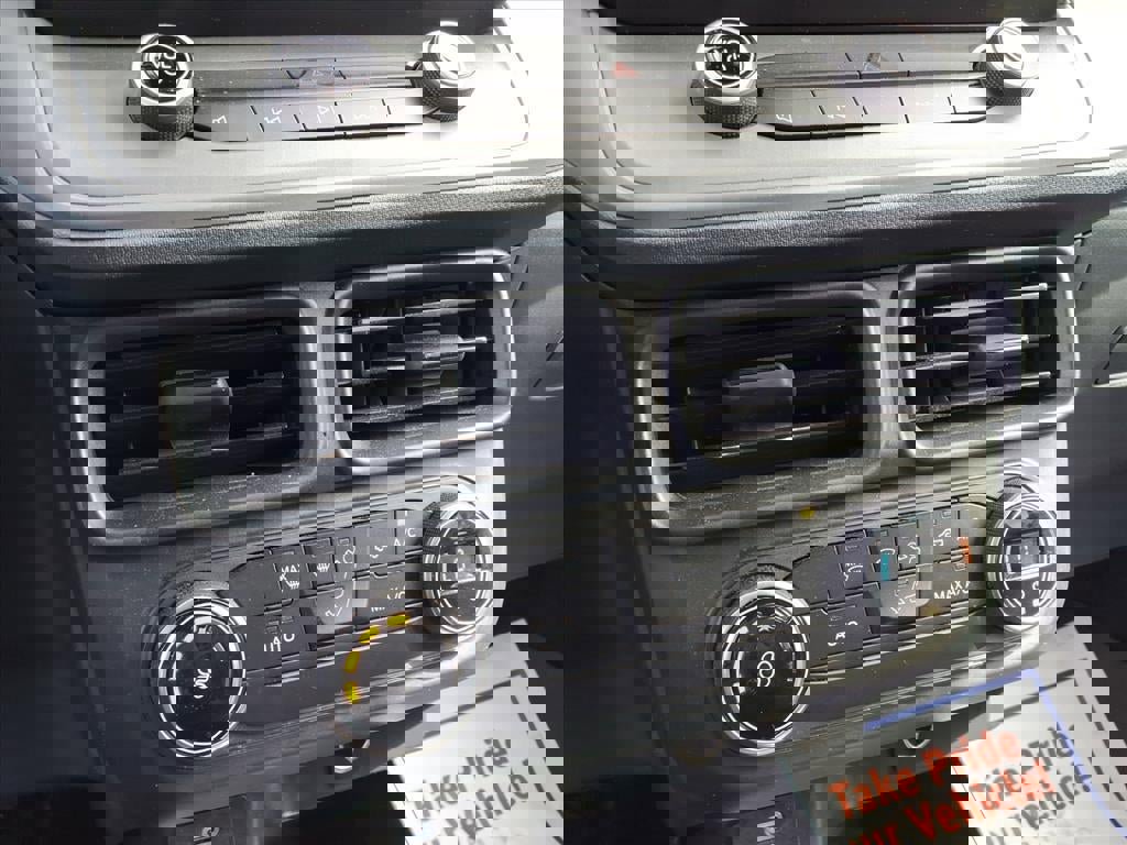 Used 2022 Ford Maverick XL image 11