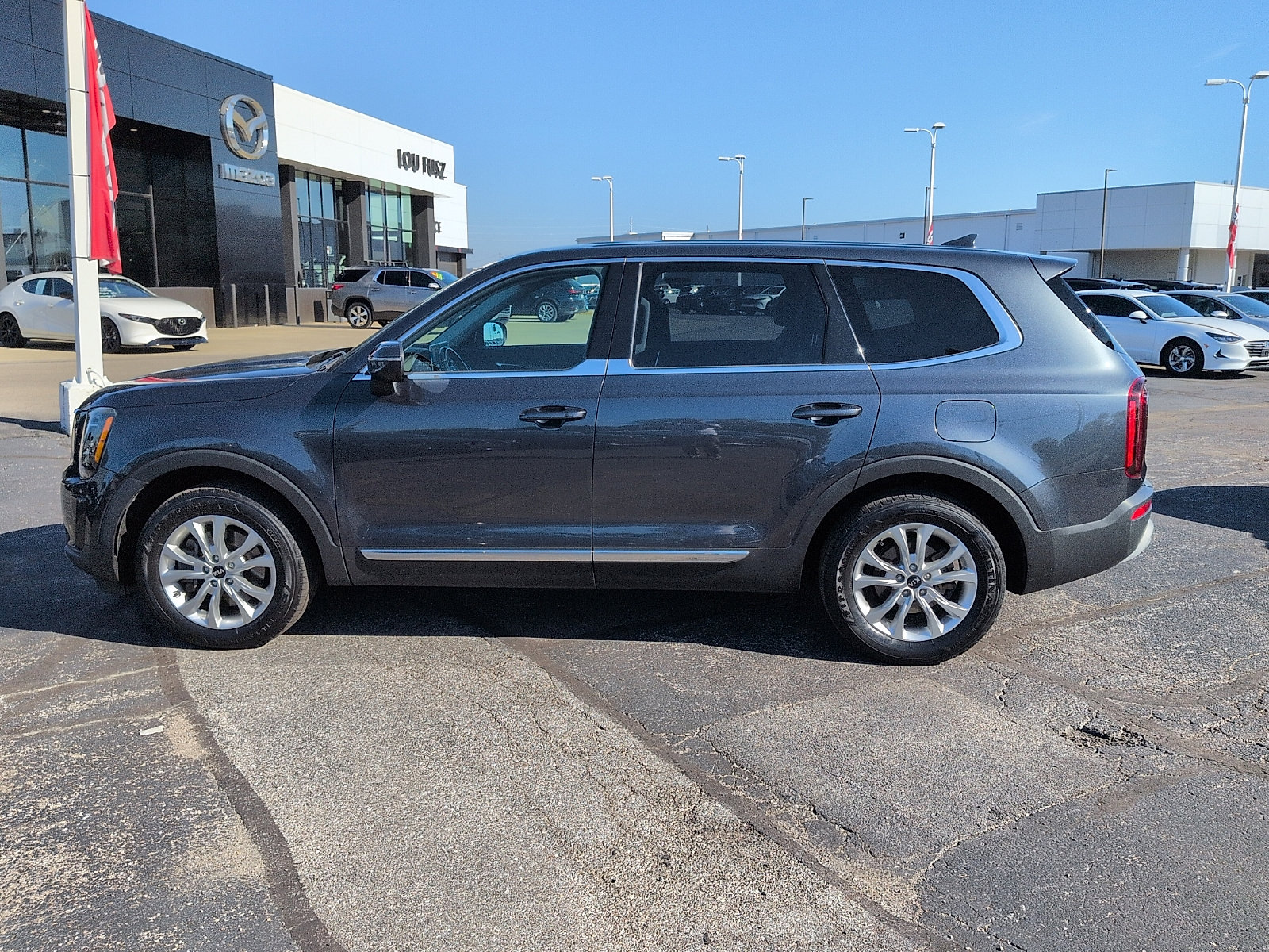 Used 2020 Kia Telluride LX FWD image 4