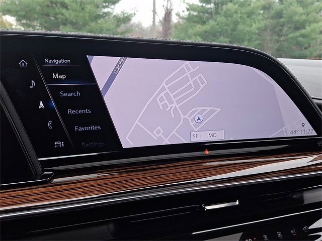 Used 2024 Cadillac Escalade ESV Premium Luxury w/ Performance Package image 18