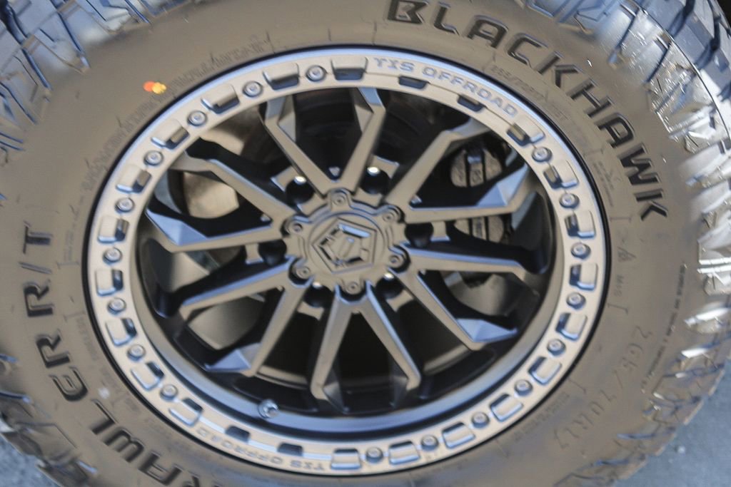 Used 2018 Toyota Tacoma SR w/ SR Convenience Package image 10