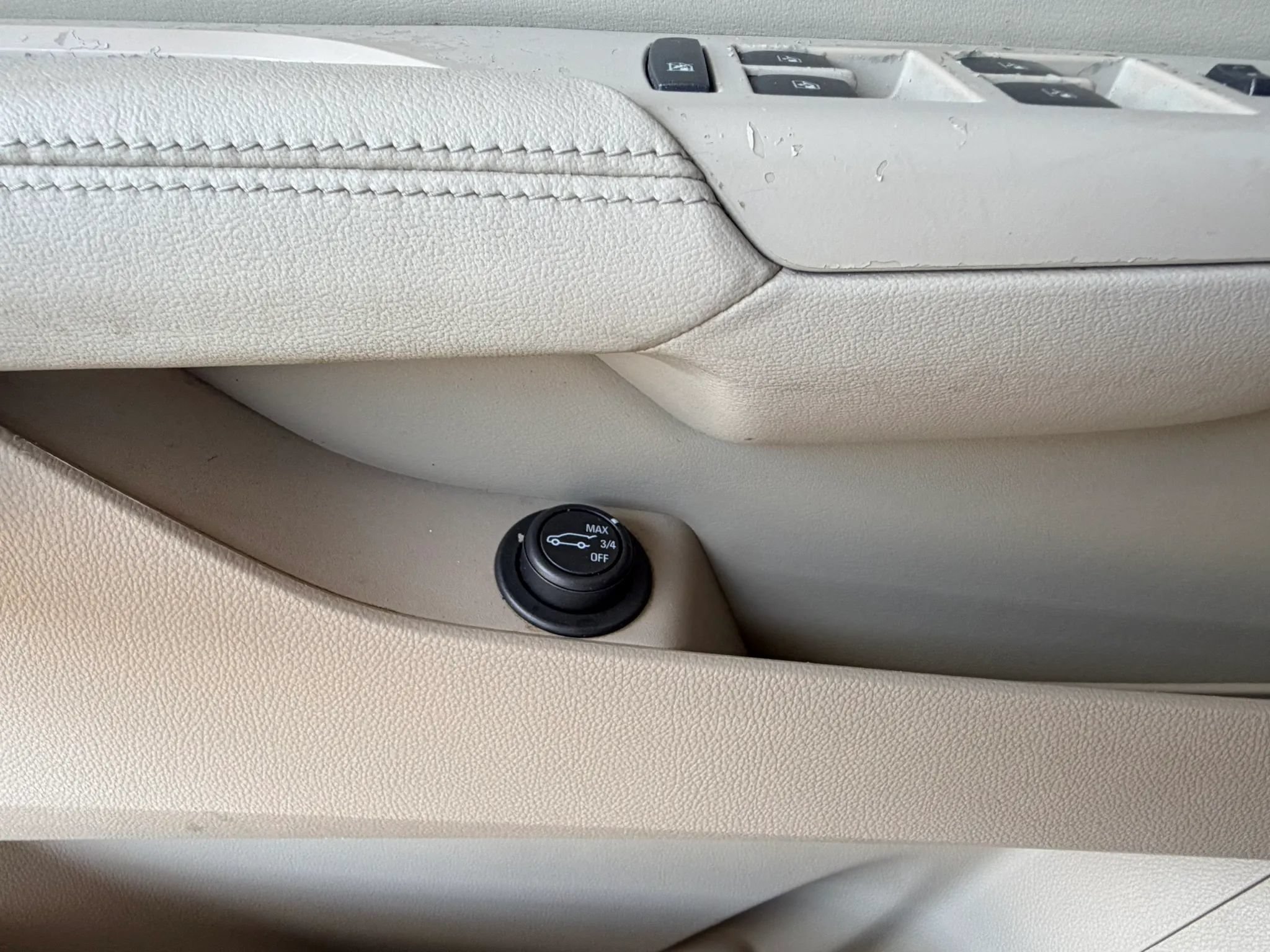 Used 2010 Cadillac SRX Luxury FWD image 24