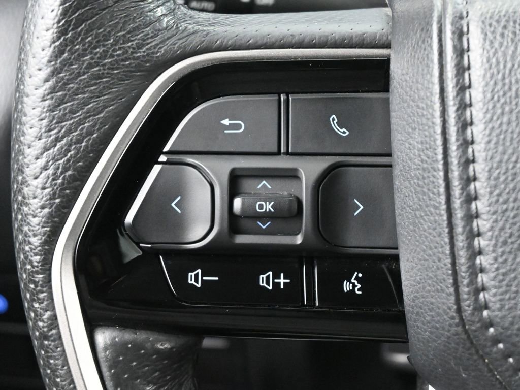 Used 2023 Toyota Tundra Limited AWD/4WD image 8