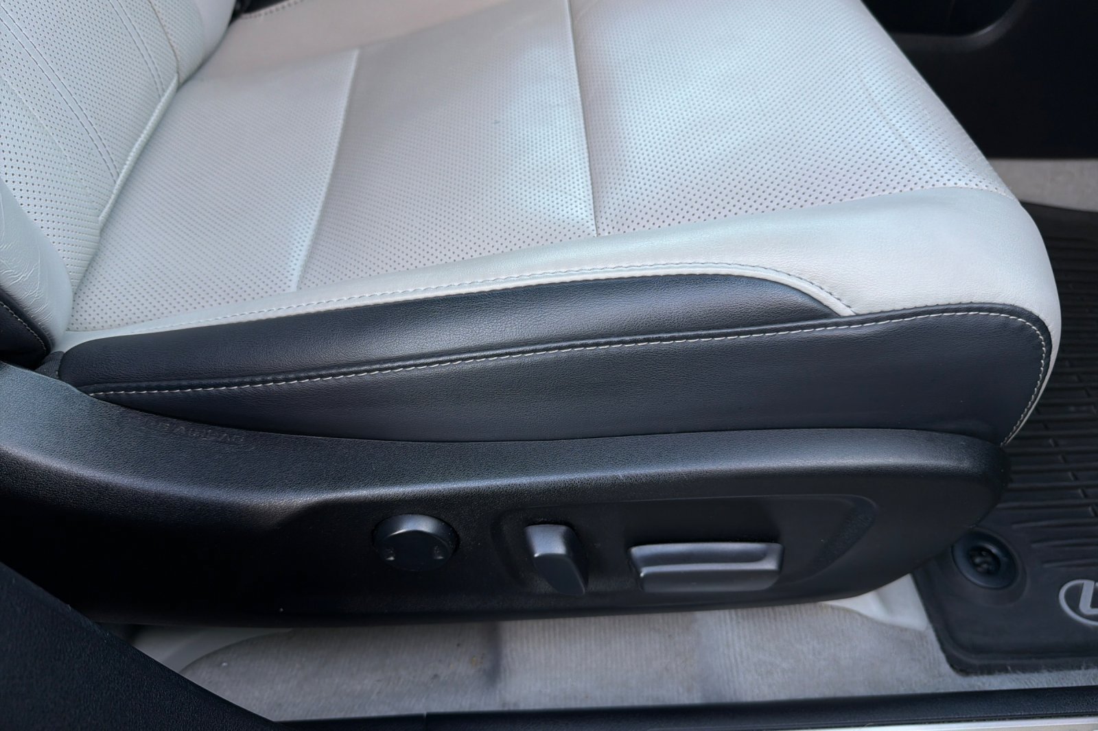 Used 2019 Lexus RX 350 AWD w/ Navigation Package image 22