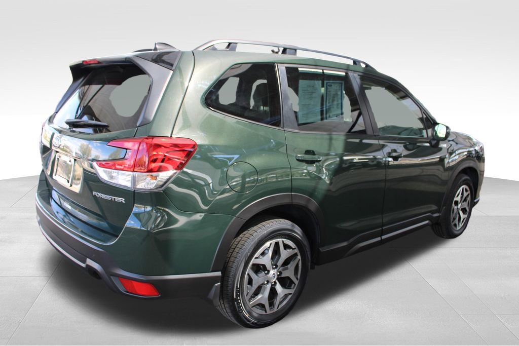 Used 2024 Subaru Forester Premium image 17