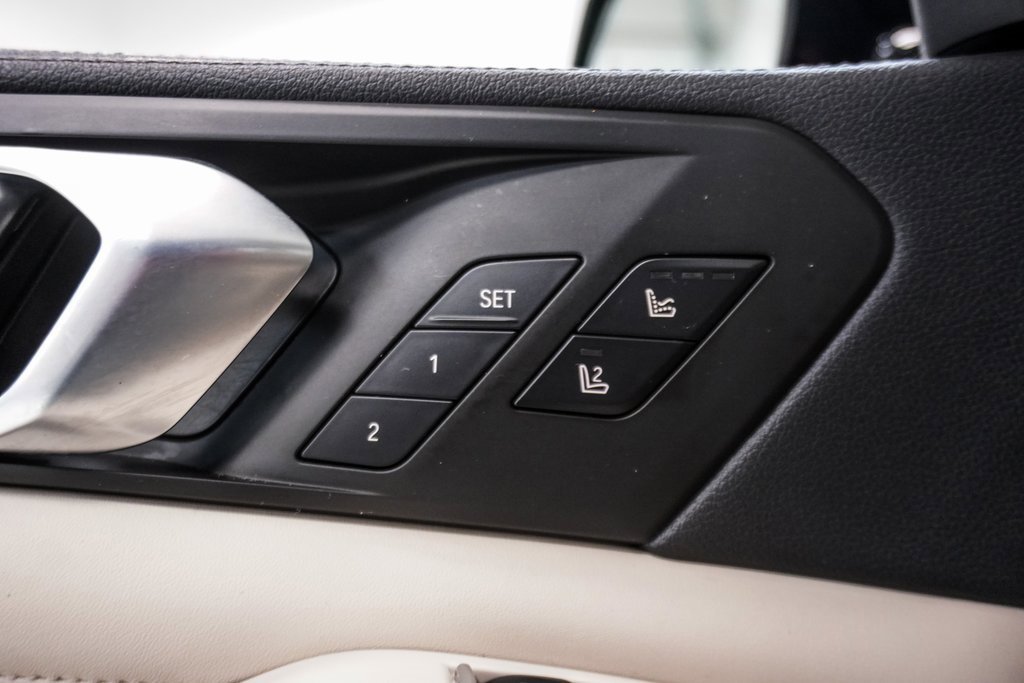 Used 2020 BMW X5 M50i w/ Premium Package image 40