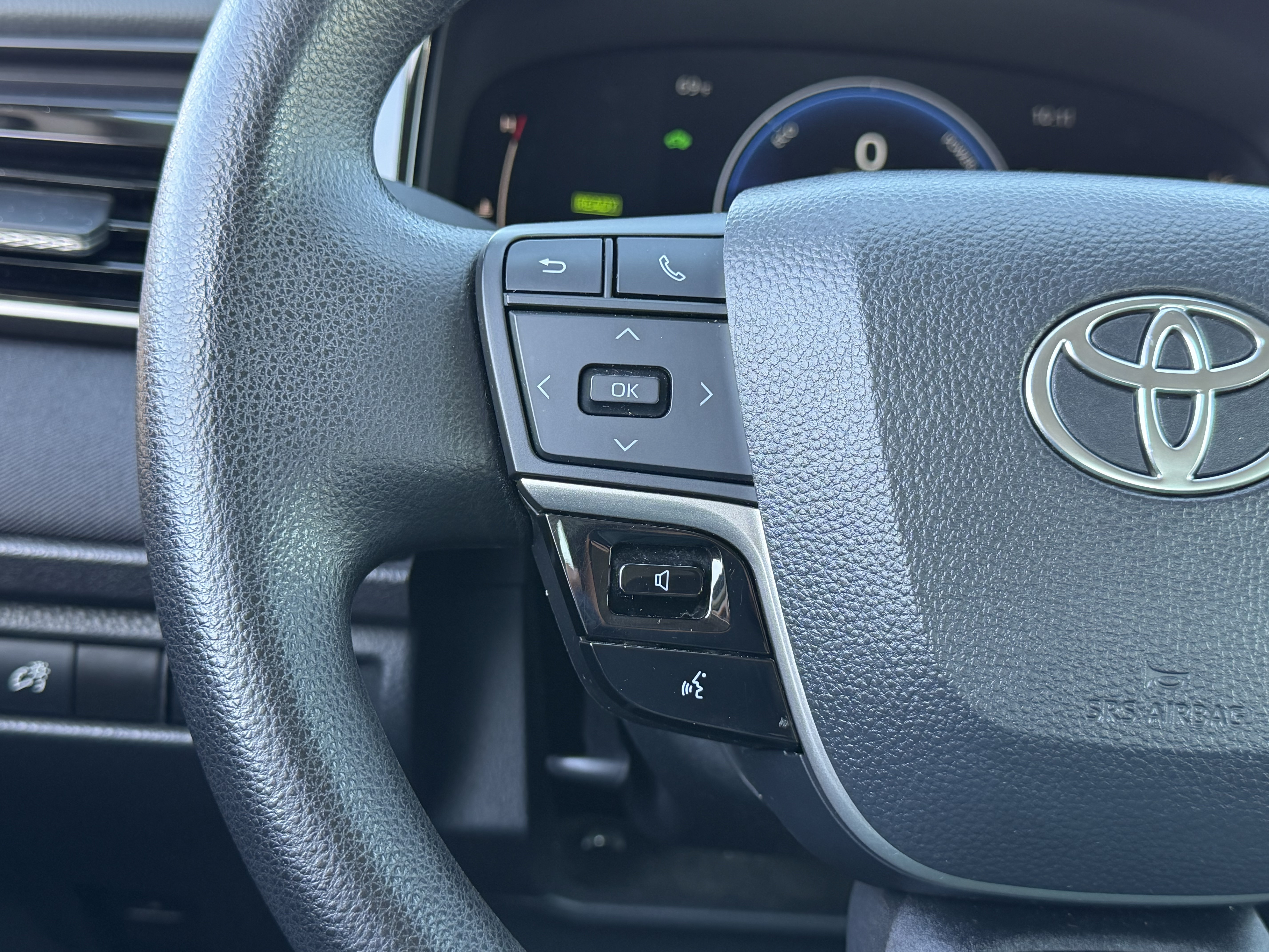 Used 2025 Toyota Camry LE FWD image 24