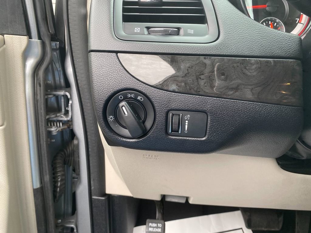 Used 2017 Dodge Grand Caravan SE w/ Power Window Group FWD image 14