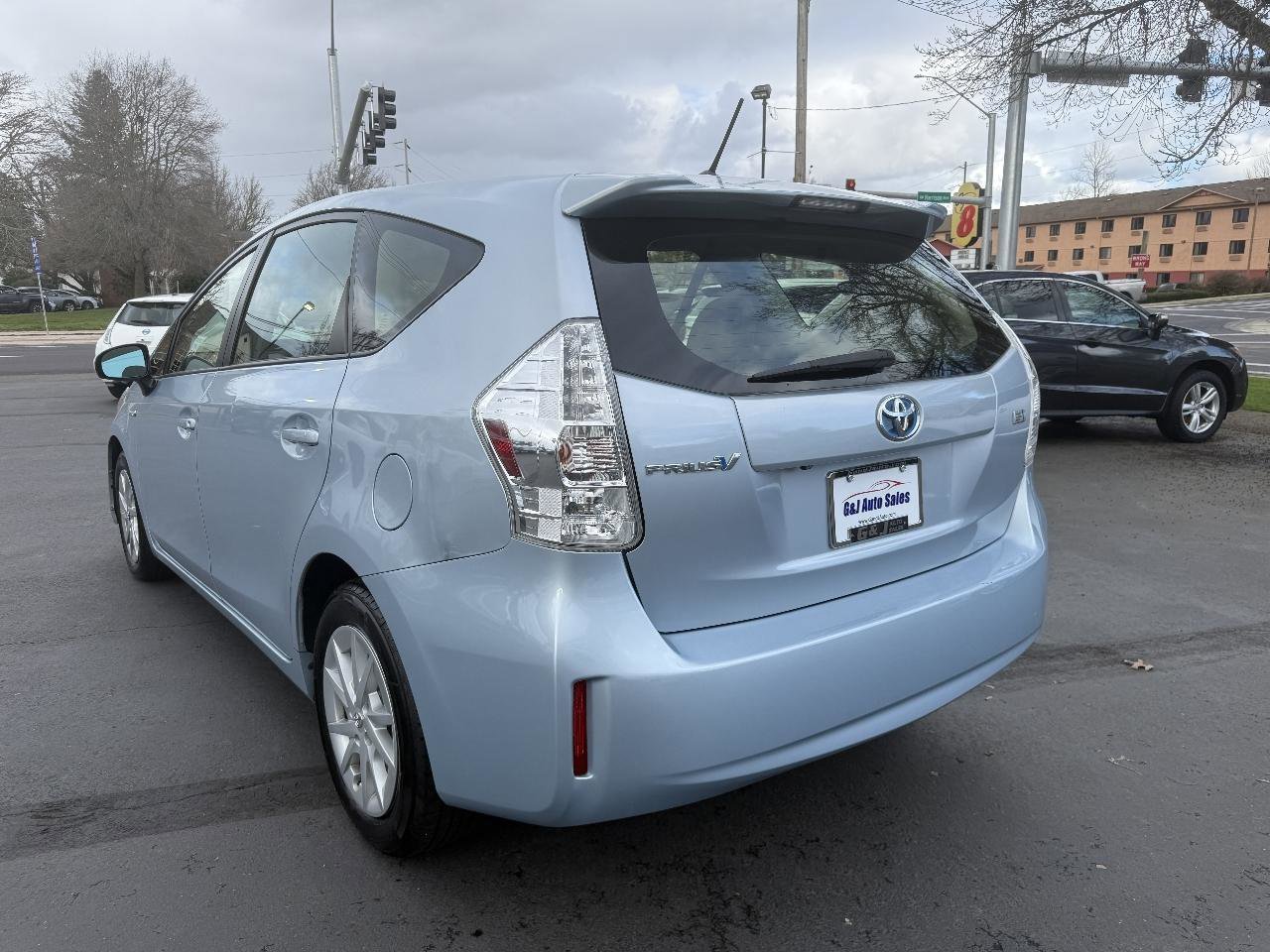 Used 2014 Toyota Prius V Two image 10