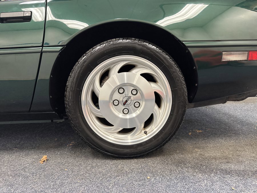 Used 1993 Chevrolet Corvette Coupe RWD image 18