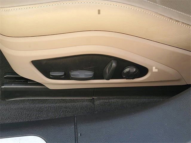 Certified 2025 Porsche Panamera image 17