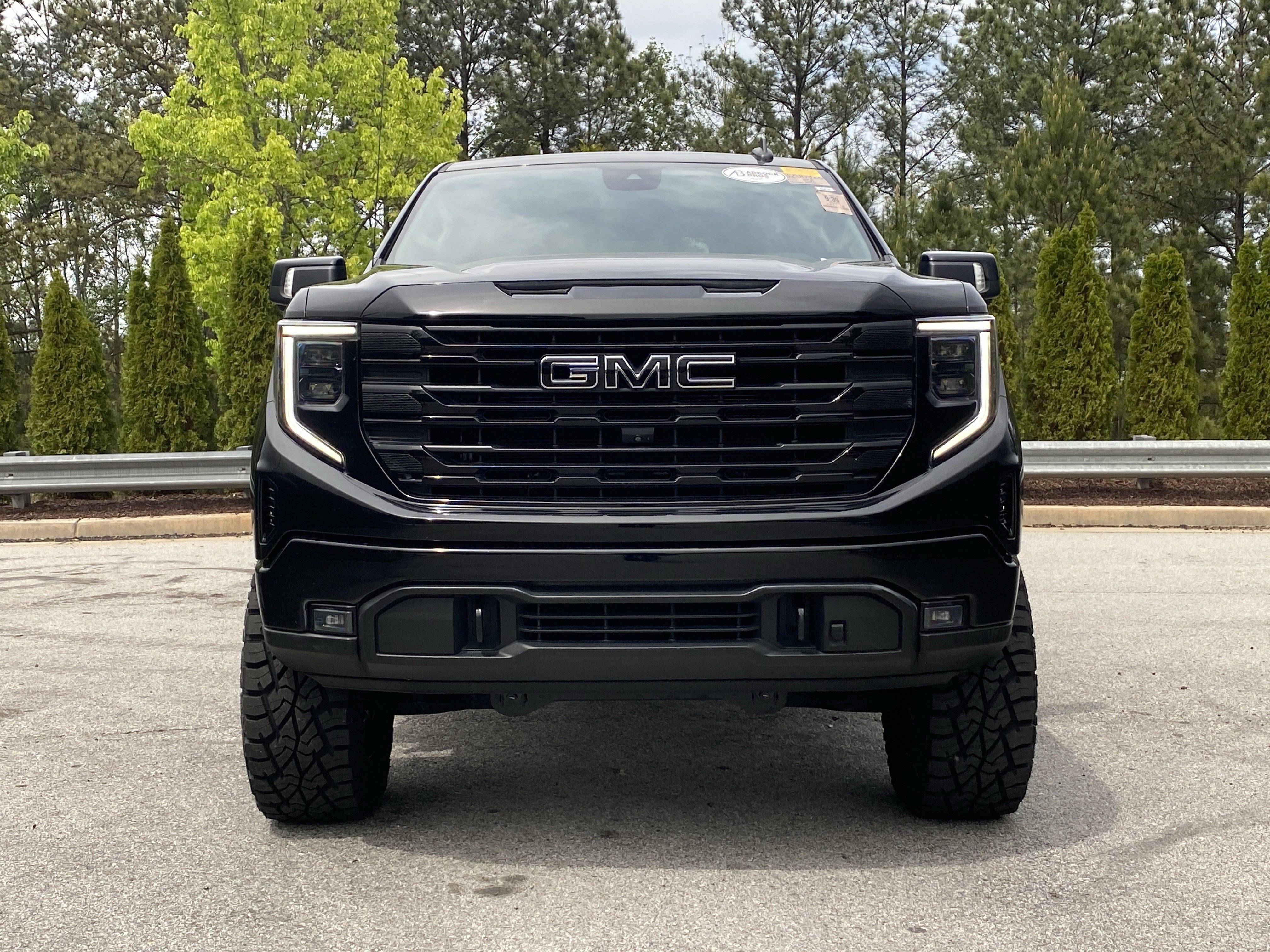 Used 2022 GMC Sierra 1500 Elevation w/ Elevation Premium Package image 5