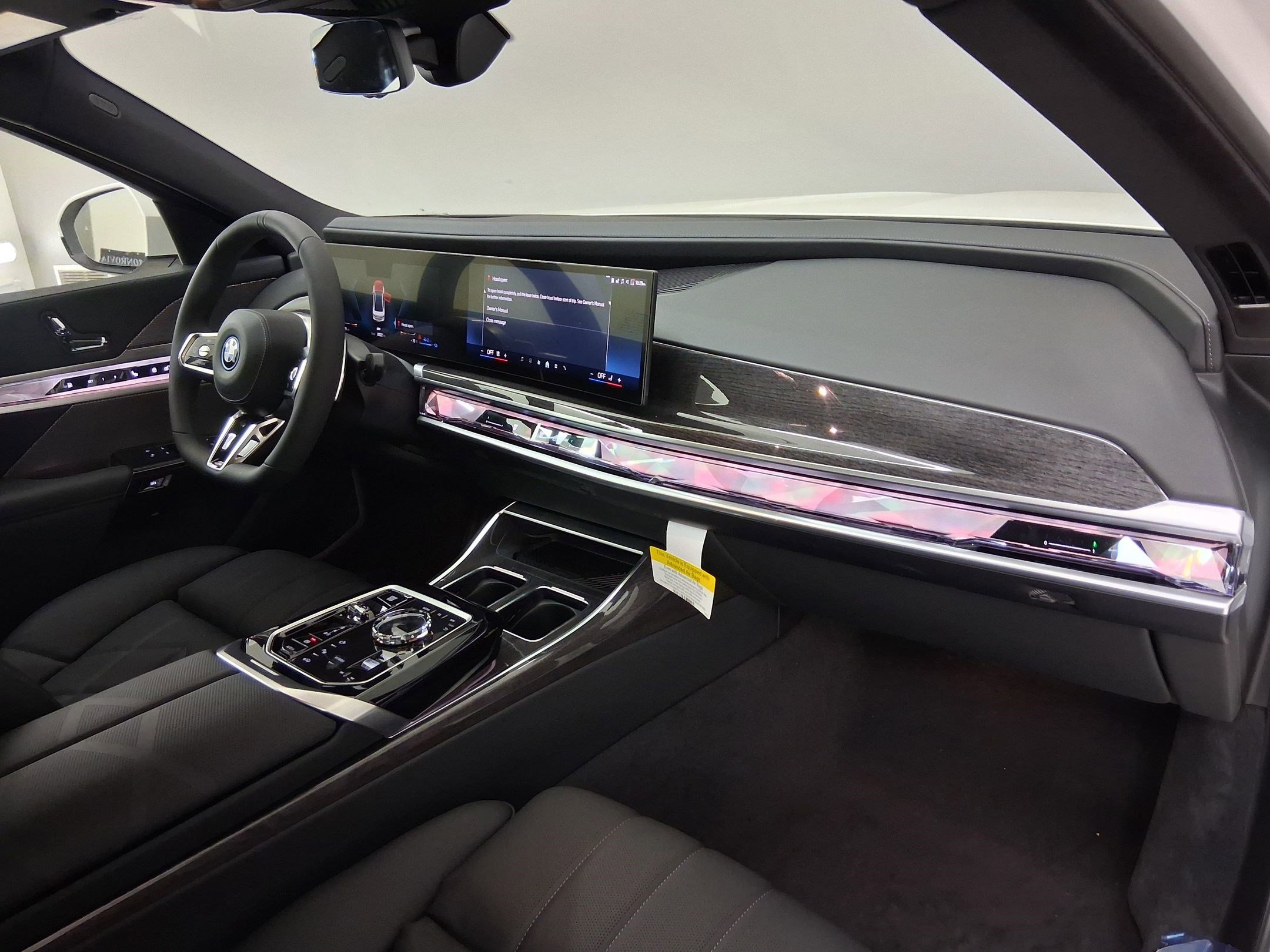New 2026 BMW 750e xDrive w/ Premium Package AWD/4WD image 29