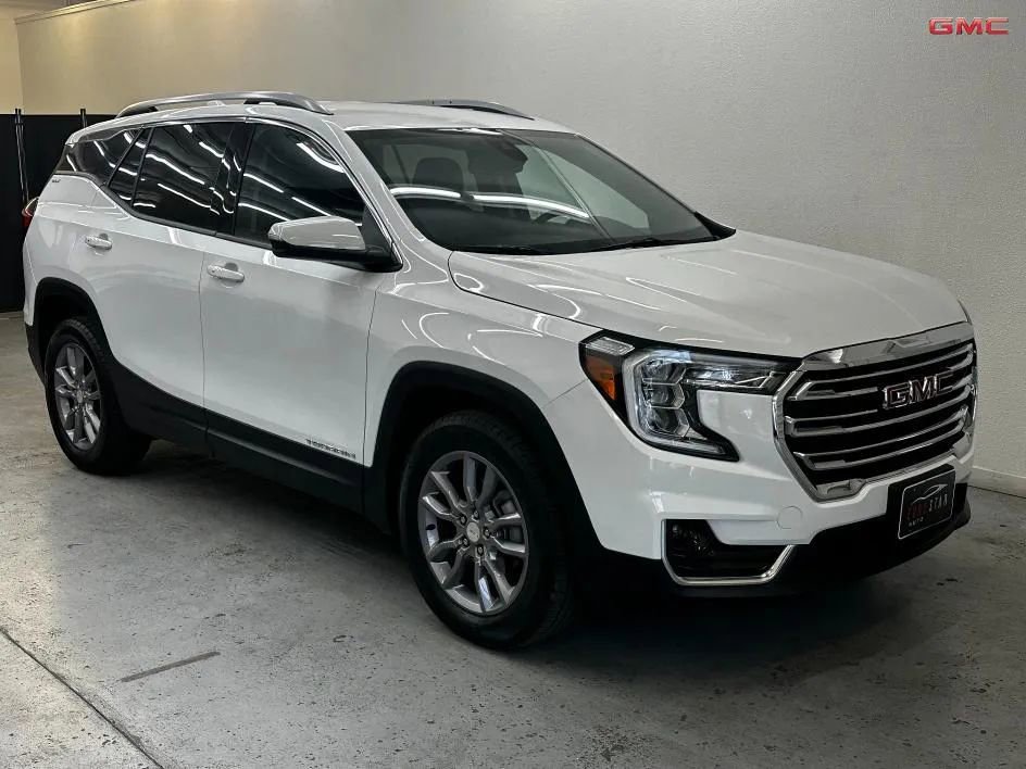 Used 2024 GMC Terrain SLT