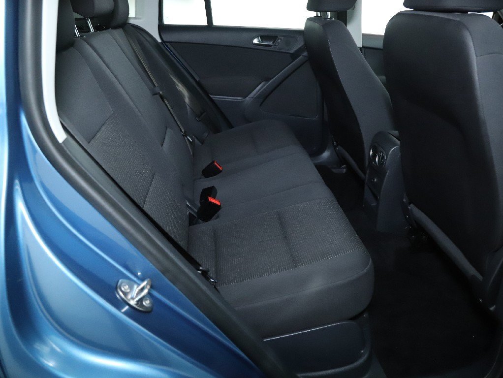 Used 2017 Volkswagen Tiguan Limited w/ Premium Package image 29