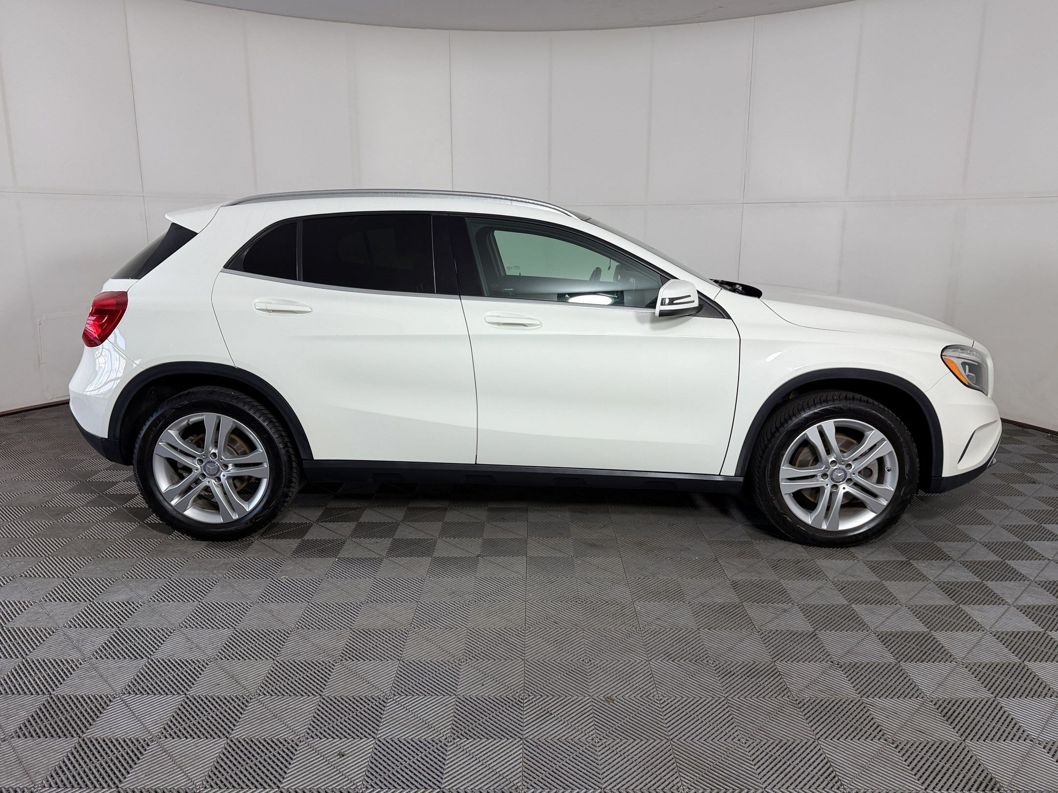 Used 2015 Mercedes-Benz GLA 250 4MATIC image 8
