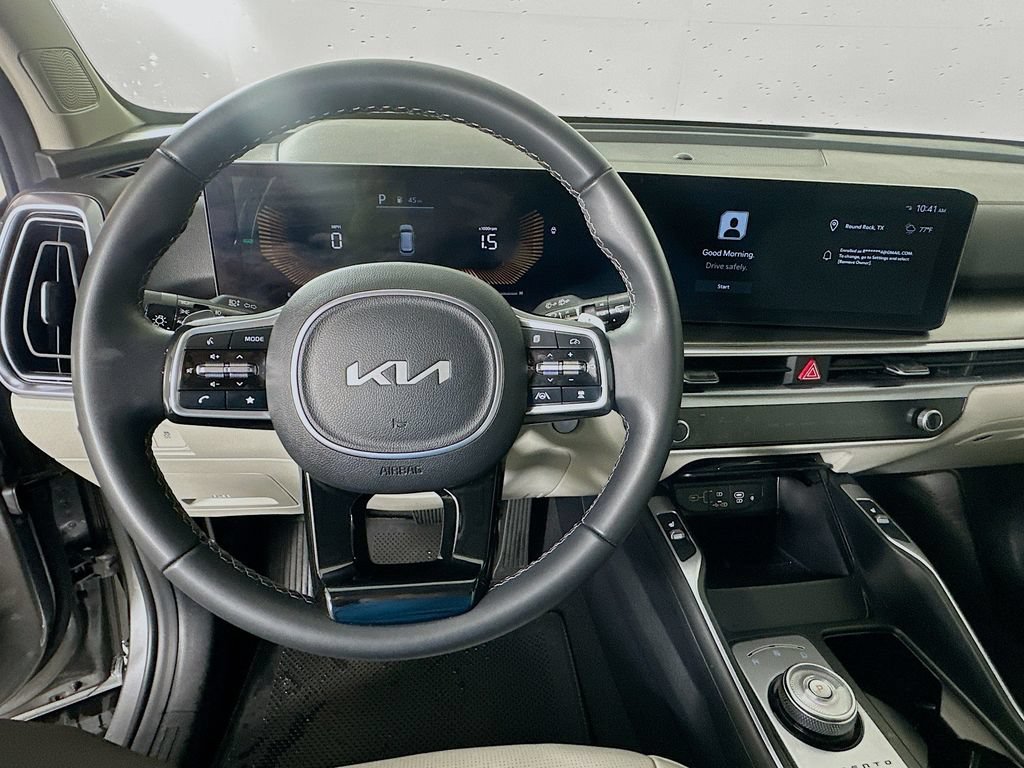 Used 2025 Kia Sorento EX w/ EX Panoramic Sunroof Package FWD image 11