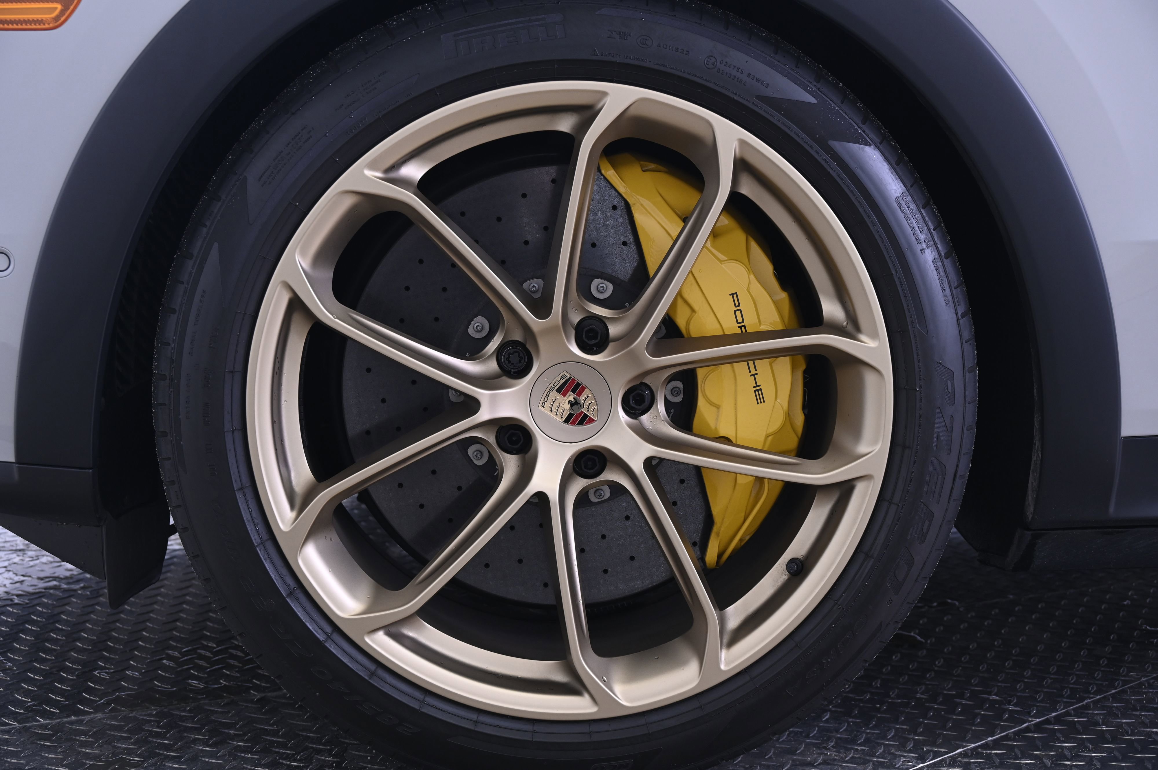 Certified 2025 Porsche Cayenne Turbo GT AWD/4WD image 11