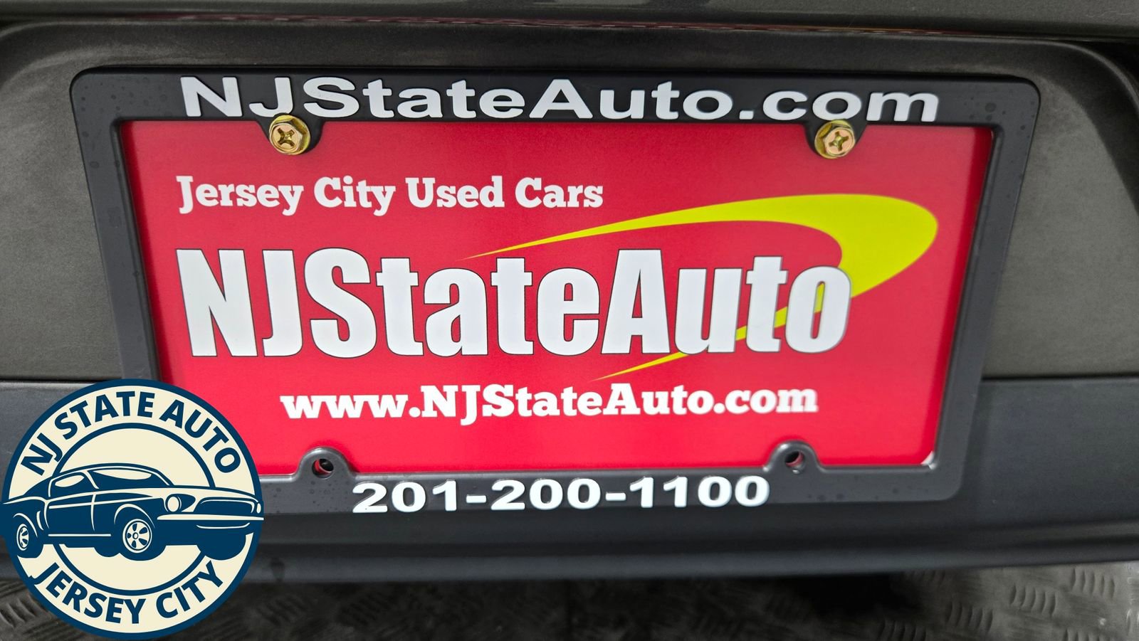 Used 2020 Dodge Challenger SXT RWD image 24