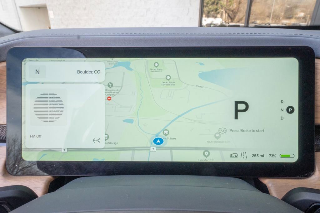 Used 2025 Rivian R1S Premium image 13