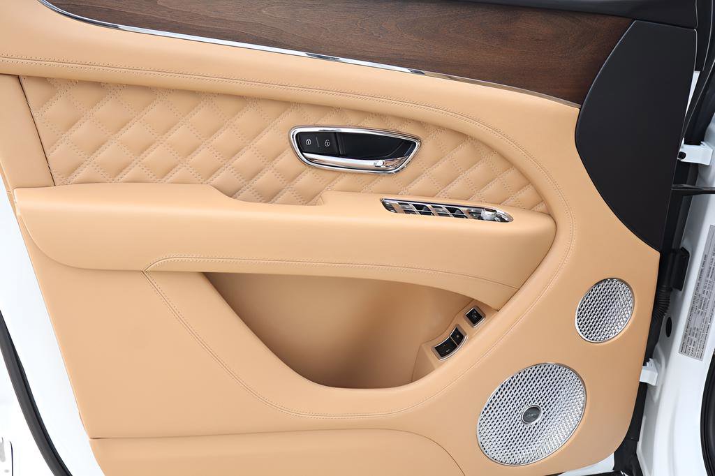 Used 2023 Bentley Bentayga Speed AWD/4WD image 12