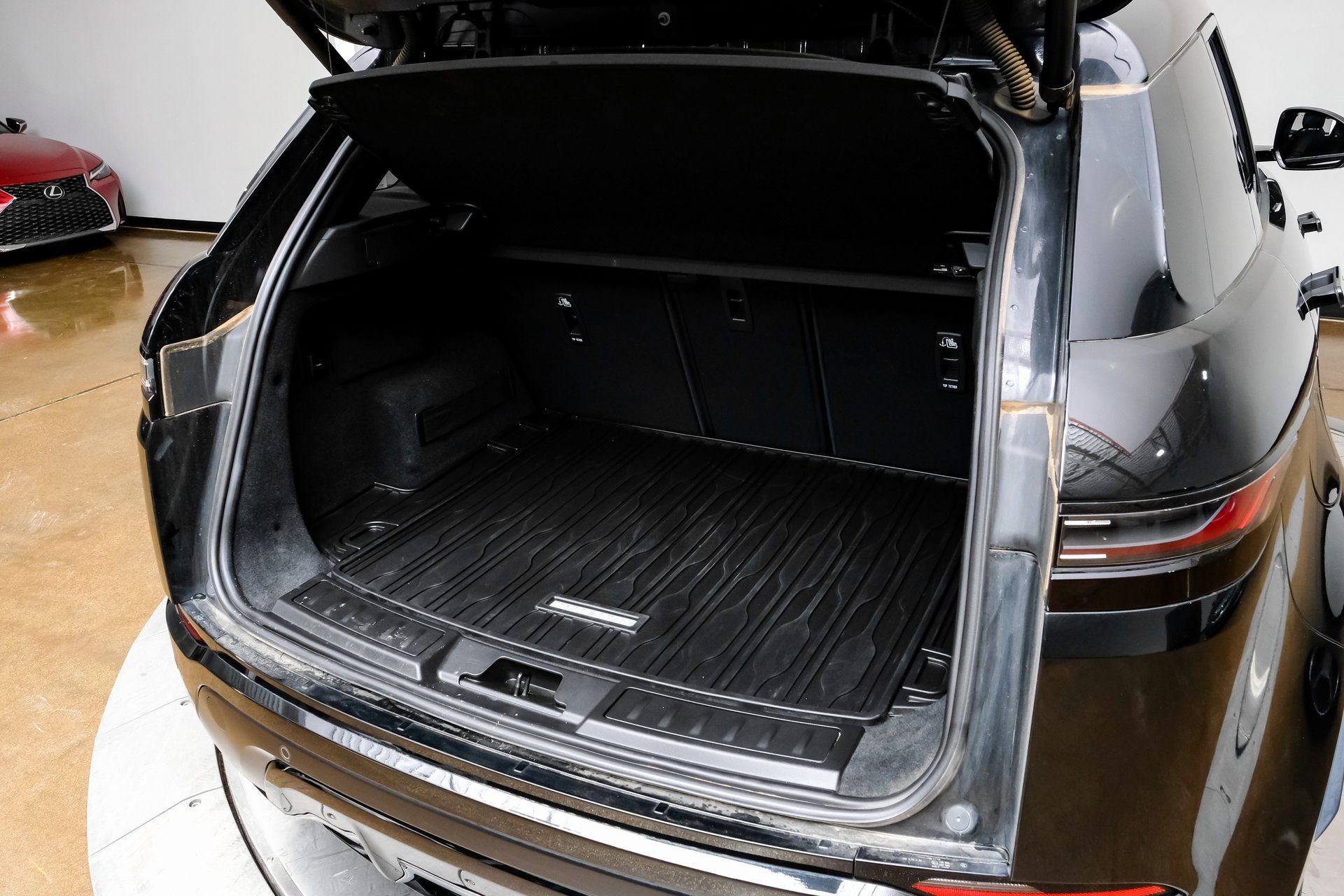 Used 2024 Land Rover Range Rover Evoque S image 49