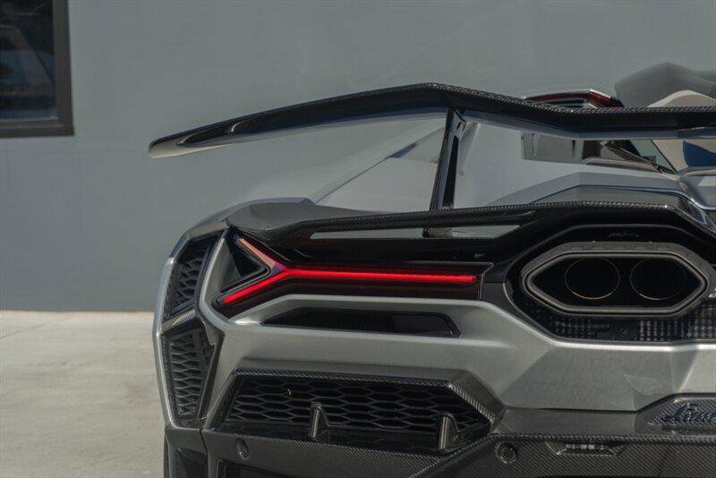 Used 2024 Lamborghini Revuelto image 57