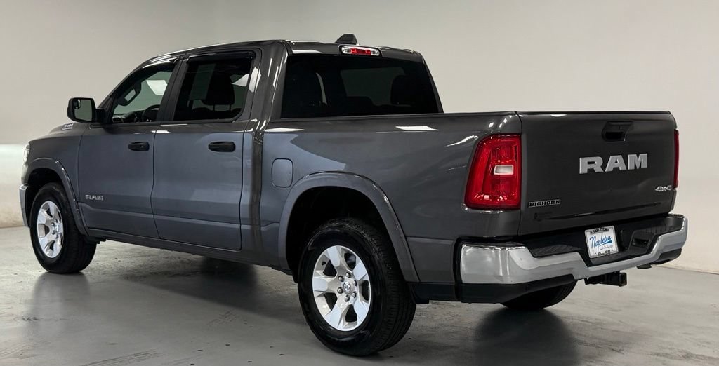 Used 2025 RAM 1500 Big Horn AWD/4WD image 4