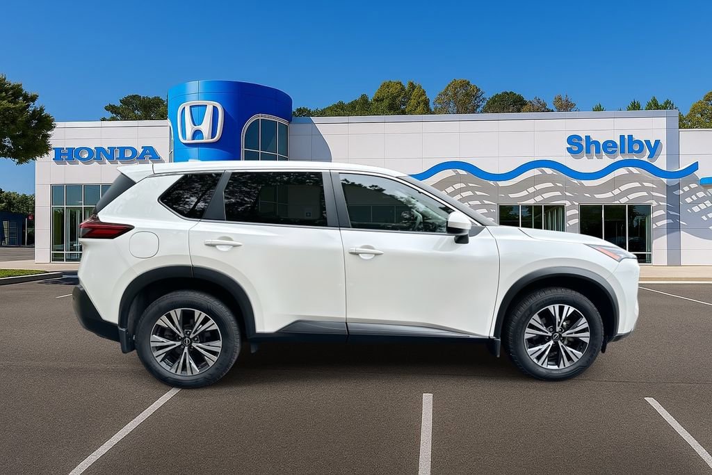 Used 2023 Nissan Rogue SV image 9