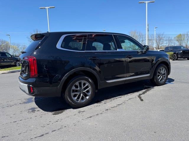 Used 2023 Kia Telluride LX image 16