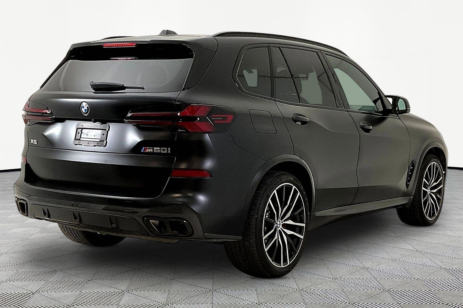 Used 2024 BMW X5 M60i AWD/4WD image 6