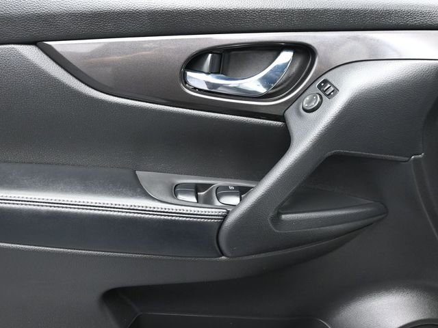 Used 2019 Nissan Rogue SV AWD/4WD image 12