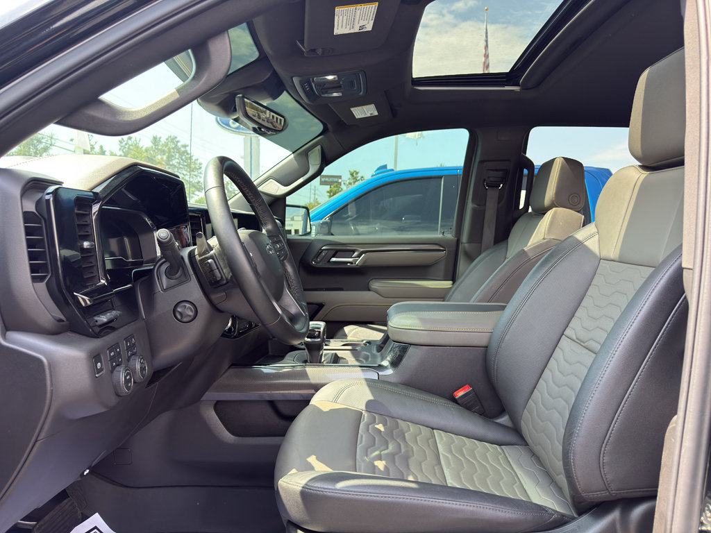 Used 2025 Chevrolet Silverado 1500 ZR2 w/ Technology Package AWD/4WD image 14
