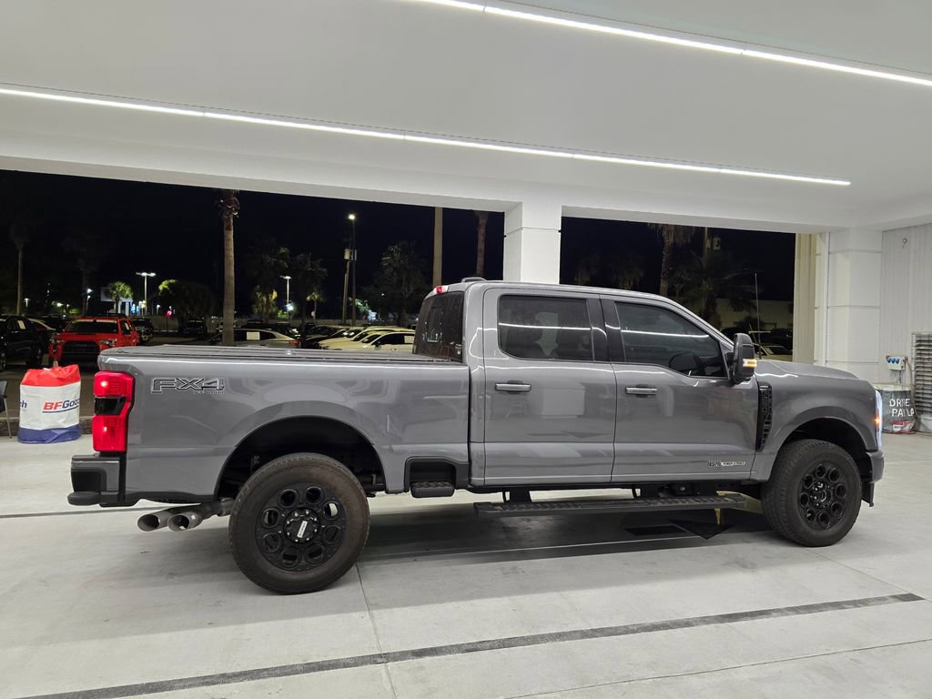 Used 2024 Ford F250 Lariat w/ Black Appearance Package image 8