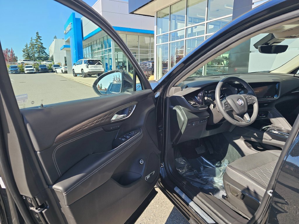 Used 2023 Buick Envision Avenir AWD/4WD image 24