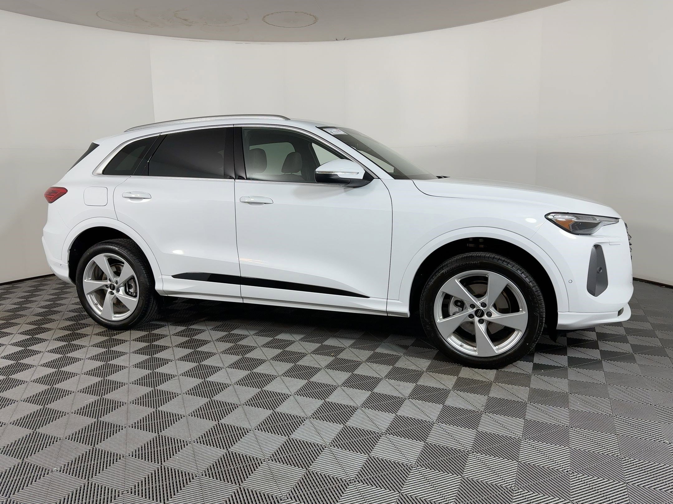 New 2025 Audi Q5 Premium Plus image 7