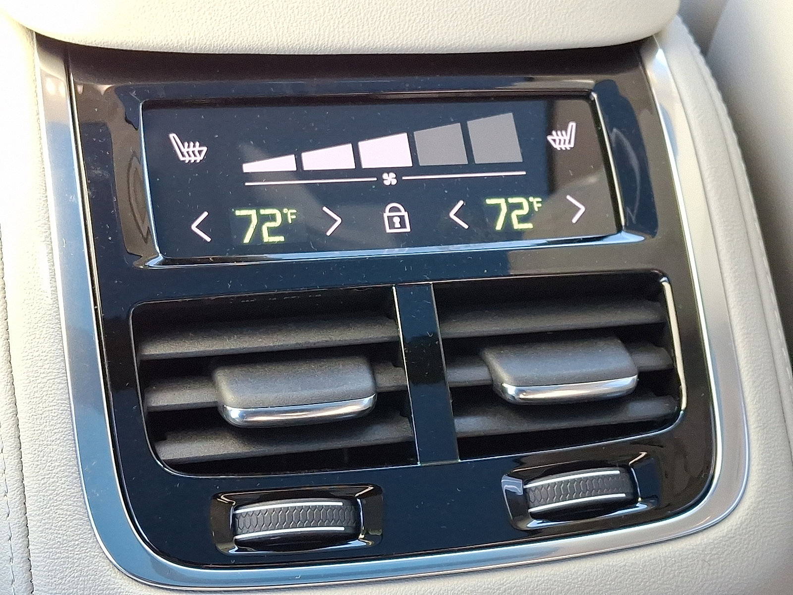 New 2026 Volvo XC90 B6 Ultra w/ Protection Package Premier image 7