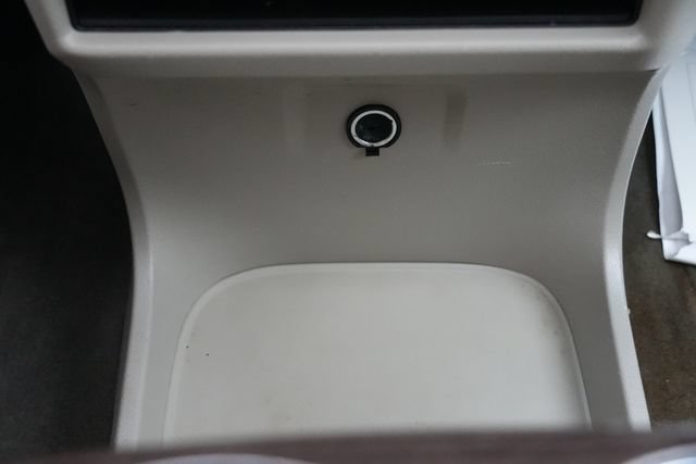 Used 2015 Toyota Sienna XLE w/ XLE Navigation Package FWD image 40