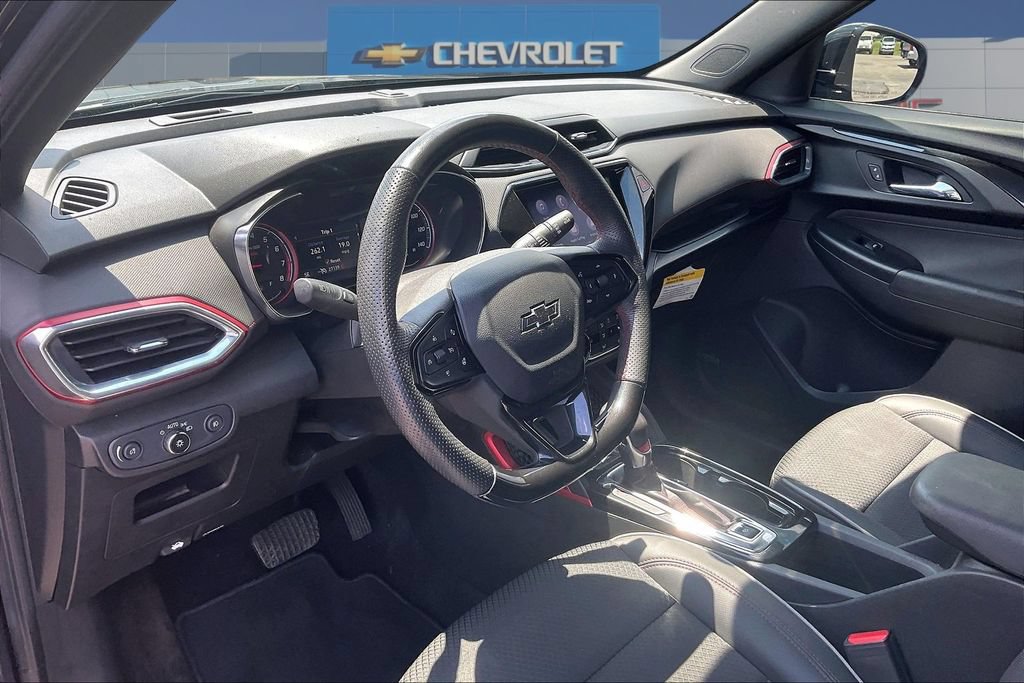 Used 2022 Chevrolet TrailBlazer RS w/ Technology Package FWD image 17